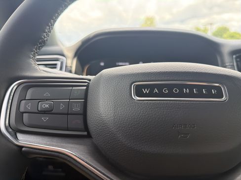 Used 2024 Jeep Wagoneer Series II AWD/4WD image 9