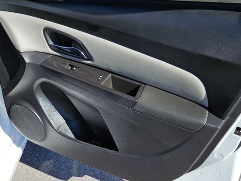 Used 2016 Chevrolet Cruze LS image 15