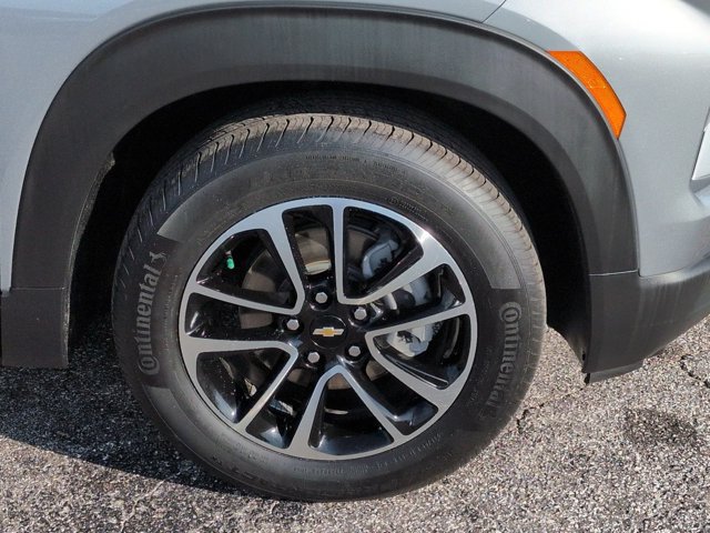 Used 2025 Chevrolet TrailBlazer LT w/ Driver Confidence Package FWD image 10