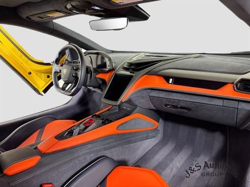 Used 2025 Lamborghini Revuelto AWD/4WD image 30