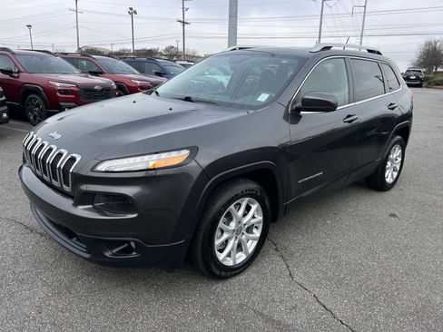 Used 2015 Jeep Cherokee Latitude w/ Comfort/Convenience Group image 3