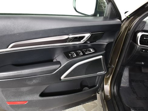 Used 2025 Kia Telluride S AWD/4WD image 36