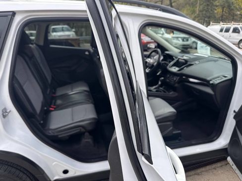 Used 2018 Ford Escape SE w/ SE Sport Appearance Package image 7