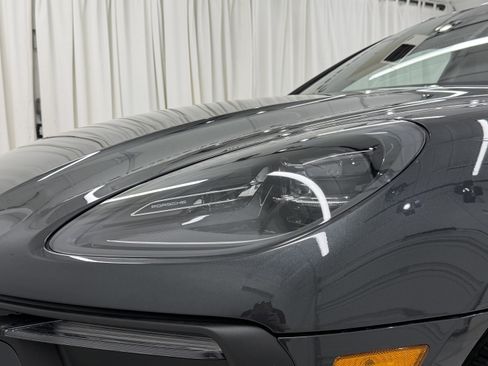 New 2026 Porsche Macan image 17