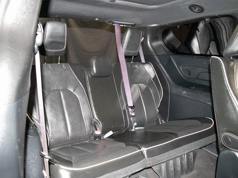 Used 2019 Chrysler Pacifica Limited w/ Advanced Safetytec Group image 18