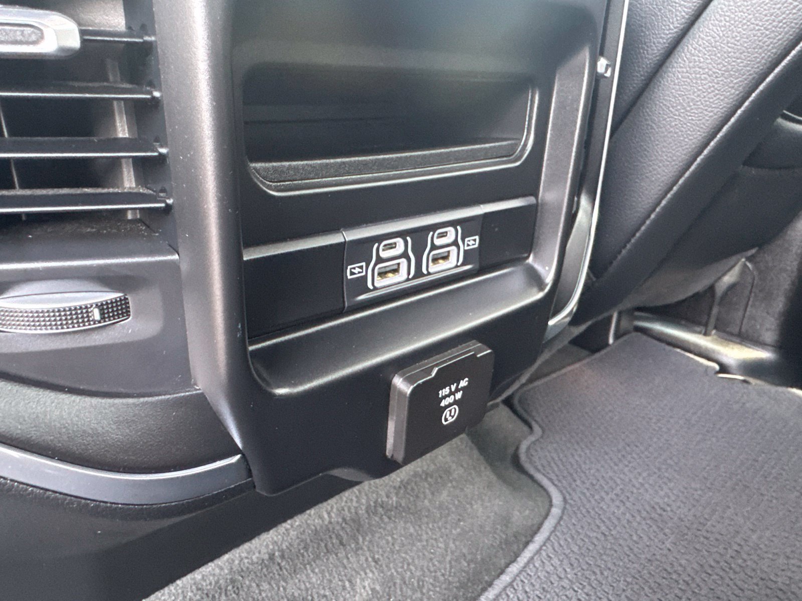 Used 2024 RAM 1500 Laramie AWD/4WD image 19