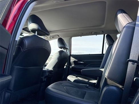 Used 2024 Toyota Grand Highlander Platinum image 14