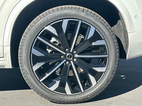 New 2026 Volvo XC90 T8 Ultra image 24