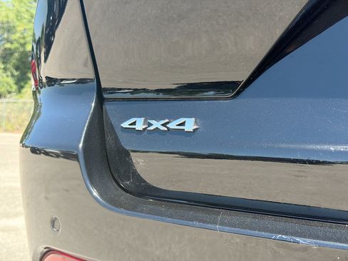 Used 2022 Jeep Grand Cherokee Summit AWD/4WD image 45