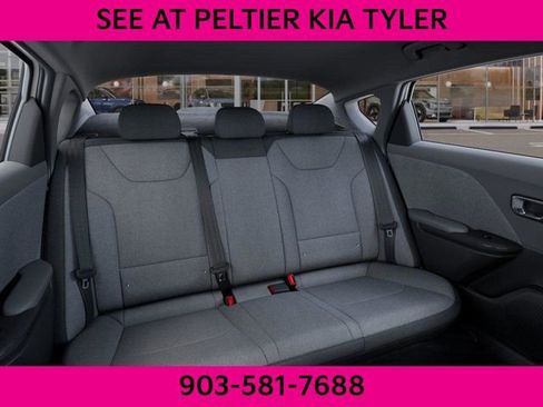 New 2025 Kia K4 LXS image 18