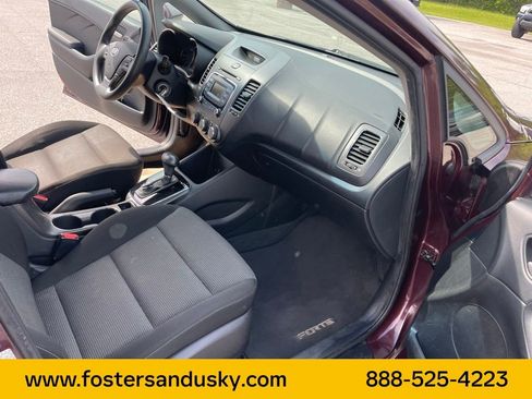 Used 2017 Kia Forte LX FWD image 19