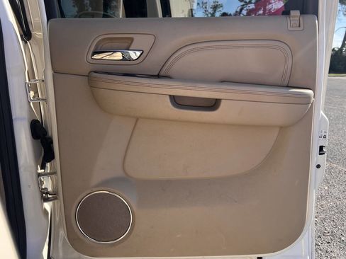 Used 2009 Cadillac Escalade ESV 2WD image 19