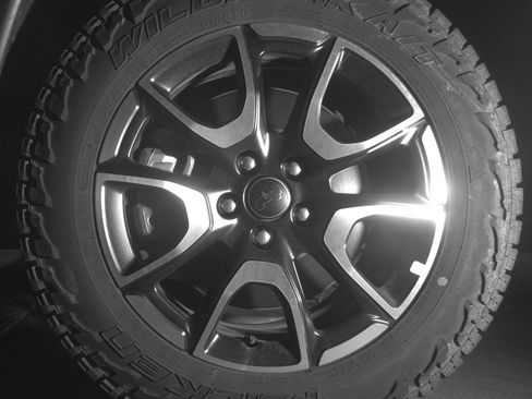 Used 2025 Jeep Compass Trailhawk image 12