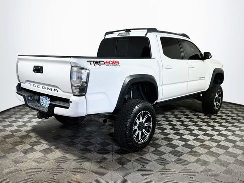 Used 2021 Toyota Tacoma TRD Off-Road w/ TRD Premium Off Road Package AWD/4WD image 7