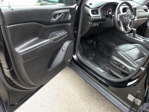 Used 2017 GMC Acadia SLT w/ LPO, Floor Liner Package AWD/4WD image 25