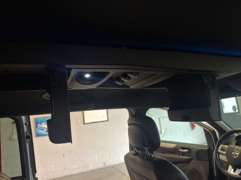Used 2019 Dodge Grand Caravan GT FWD image 24