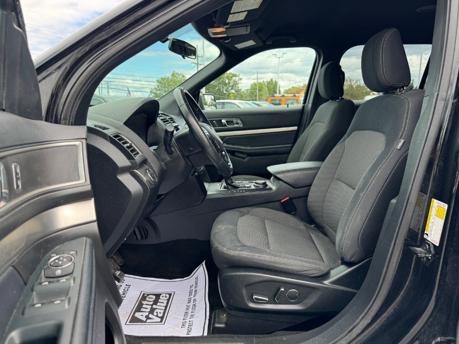 Used 2018 Ford Explorer XLT AWD/4WD image 15