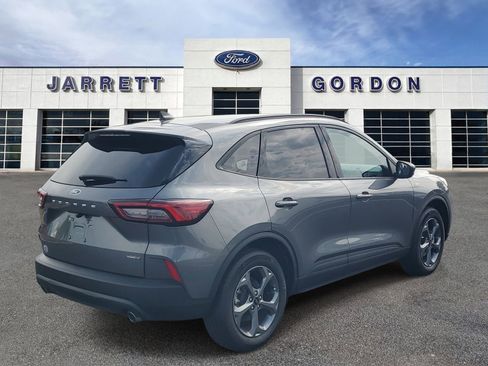 Certified 2025 Ford Escape ST-Line Select AWD/4WD image 4