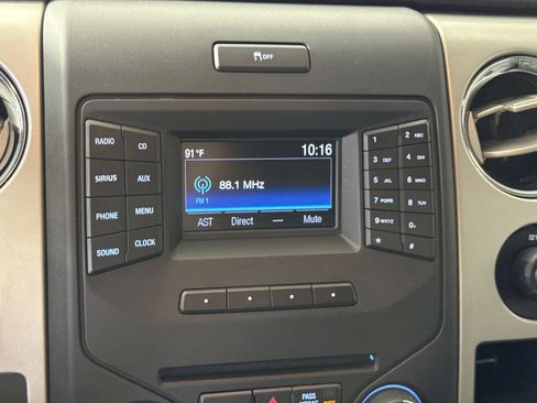 Used 2014 Ford F150 XLT w/ Equipment Group 302A Luxury AWD/4WD image 16