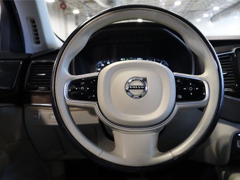 Used 2017 Volvo XC90 T5 Momentum w/ Vision Package image 15