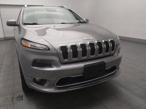 Used 2017 Jeep Cherokee Overland w/ Technology Group AWD/4WD image 14