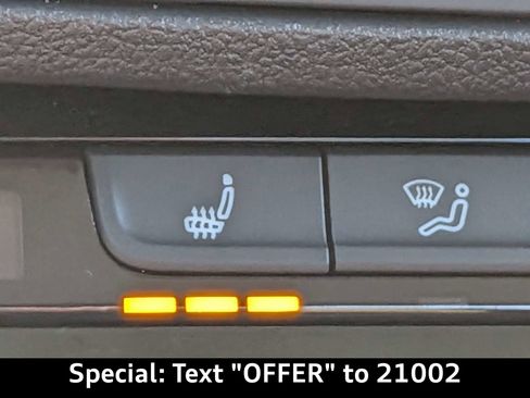 Used 2021 Volkswagen Jetta SE FWD image 28