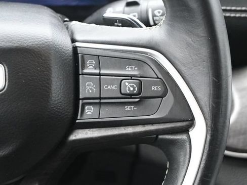 Used 2021 Jeep Grand Cherokee L Limited AWD/4WD image 16