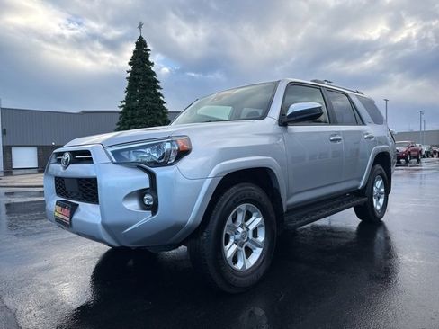 Certified 2024 Toyota 4Runner SR5 image 3