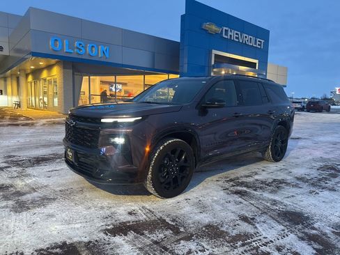 Certified 2025 Chevrolet Traverse RS w/ LPO, Floor Liner Package image 1