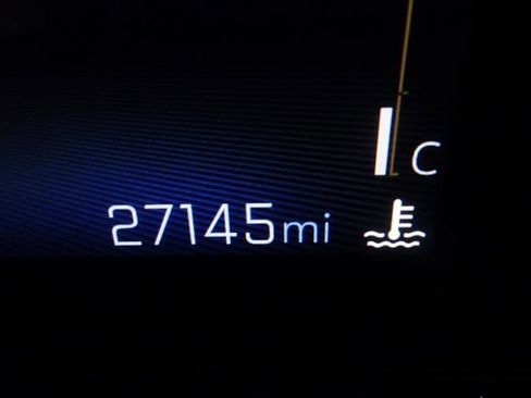 Used 2024 Chevrolet Trax RS w/ Driver Confidence Package image 17