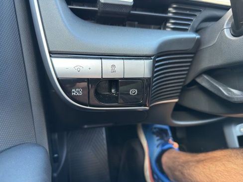 Used 2022 Hyundai Ioniq 5 SE image 28