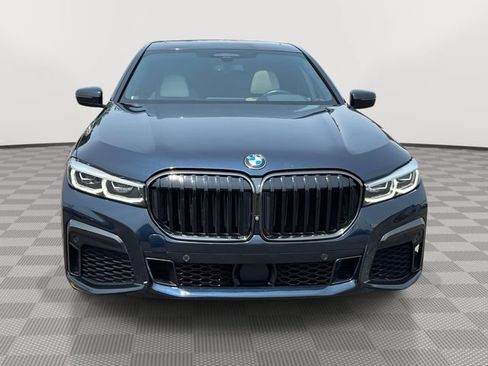 Used 2022 BMW 750i xDrive w/ Luxury Rear Seating Package AWD/4WD image 2