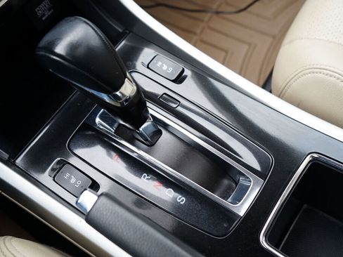 Used 2017 Honda Accord Touring image 22