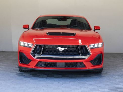 Used 2025 Ford Mustang GT RWD image 4