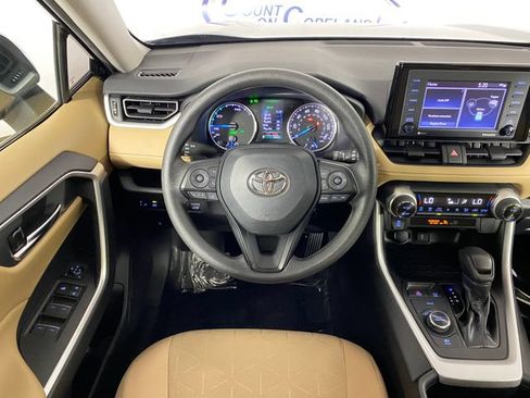 Used 2022 Toyota RAV4 XLE w/ Convenience Package AWD/4WD image 17