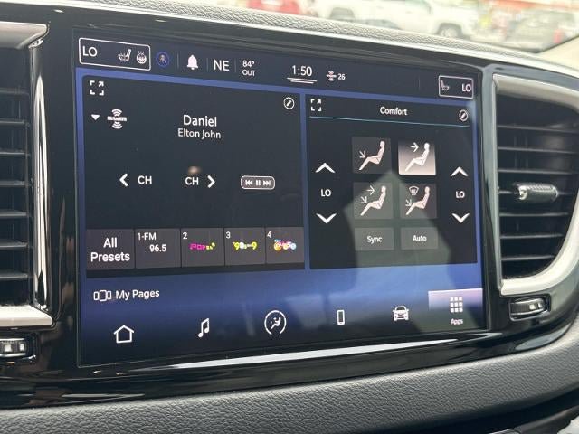 Used 2021 Chrysler Pacifica Touring-L FWD image 18