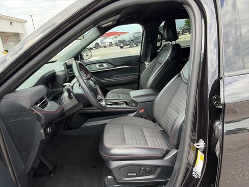 Used 2025 Ford Explorer ST-Line w/ ST-Line Street Pack AWD/4WD image 9