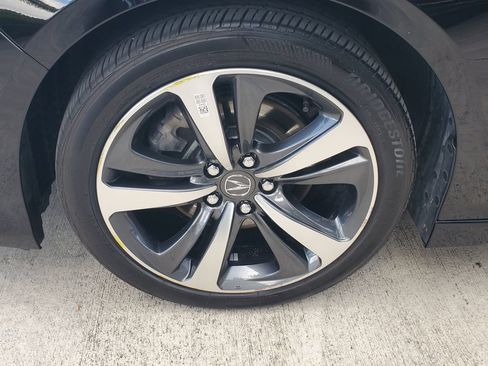 Used 2025 Acura TLX w/ Technology Package FWD image 4