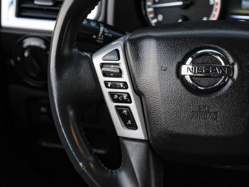 Used 2017 Nissan Titan SV image 11