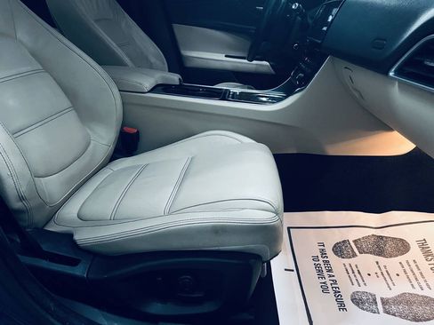 Used 2017 Jaguar XE Prestige AWD/4WD image 22