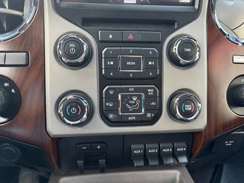 Used 2013 Ford F350 Lariat w/ Lariat Ultimate Pkg image 32