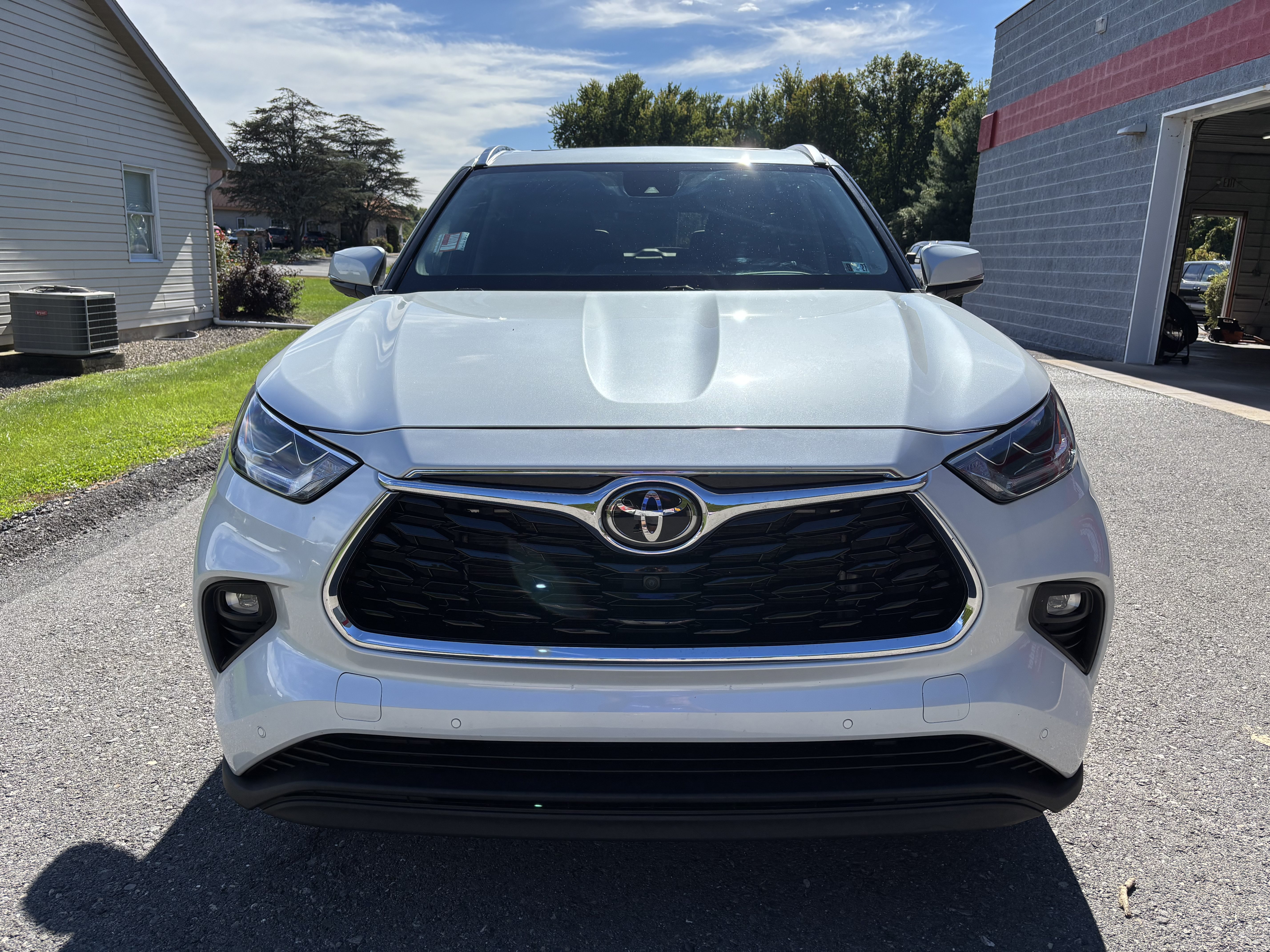 Used 2022 Toyota Highlander Limited AWD/4WD image 9