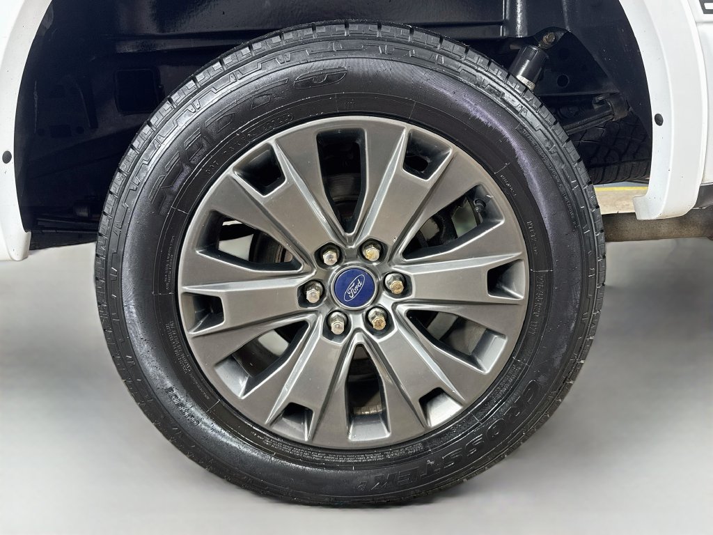 Used 2016 Ford F150 XLT w/ Equipment Group 302A Luxury AWD/4WD image 38