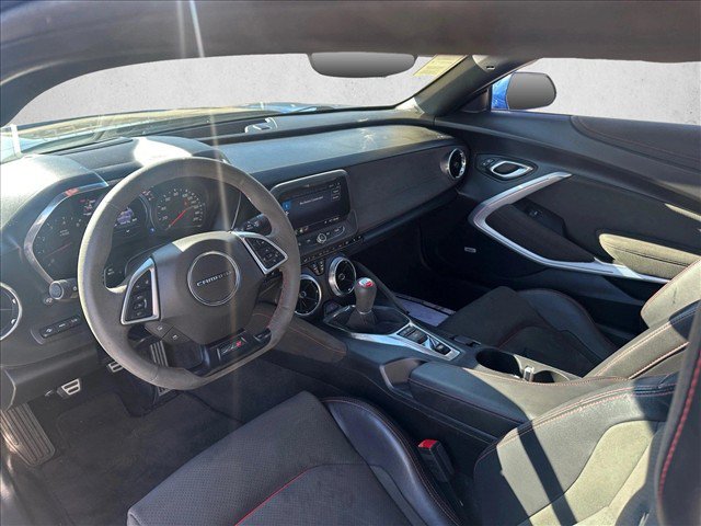 Used 2019 Chevrolet Camaro ZL1 RWD image 10
