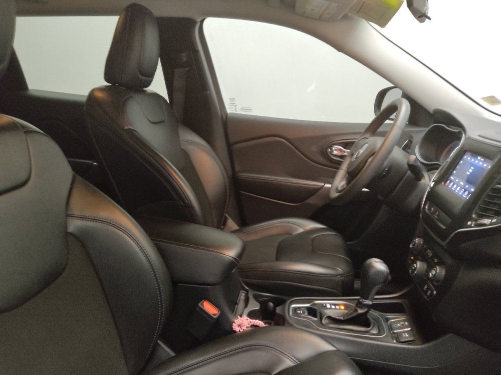 Used 2020 Jeep Cherokee Latitude Plus FWD image 21