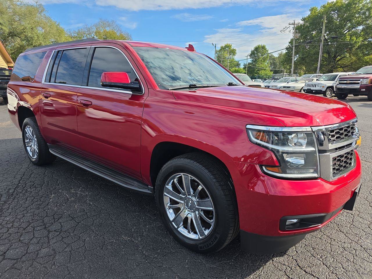 Used 2015 Chevrolet Suburban LT w/ Luxury Package AWD/4WD image 18