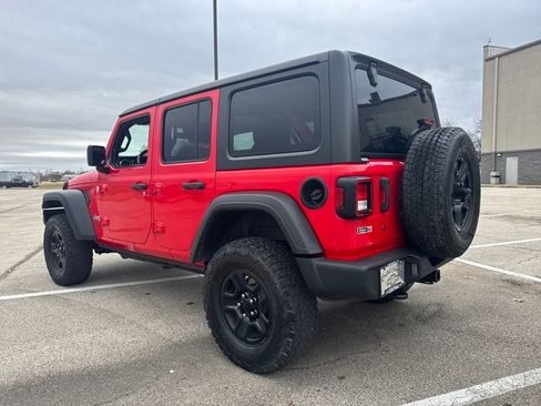 Used 2018 Jeep Wrangler Unlimited Sport image 4