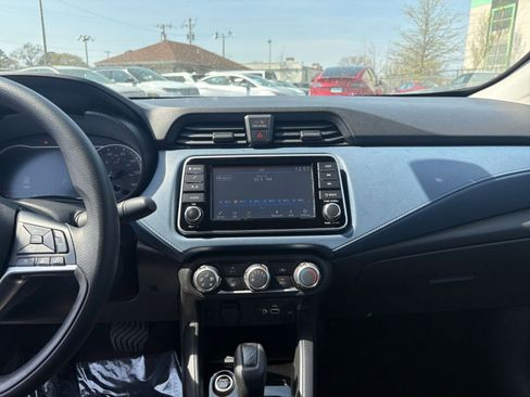 Used 2025 Nissan Versa SV image 17