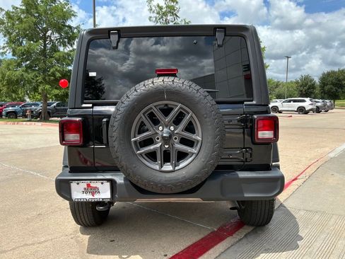 Used 2025 Jeep Wrangler Unlimited Sport AWD/4WD image 7