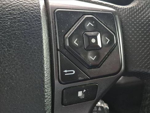 Used 2018 Toyota Tacoma TRD Off-Road AWD/4WD image 13